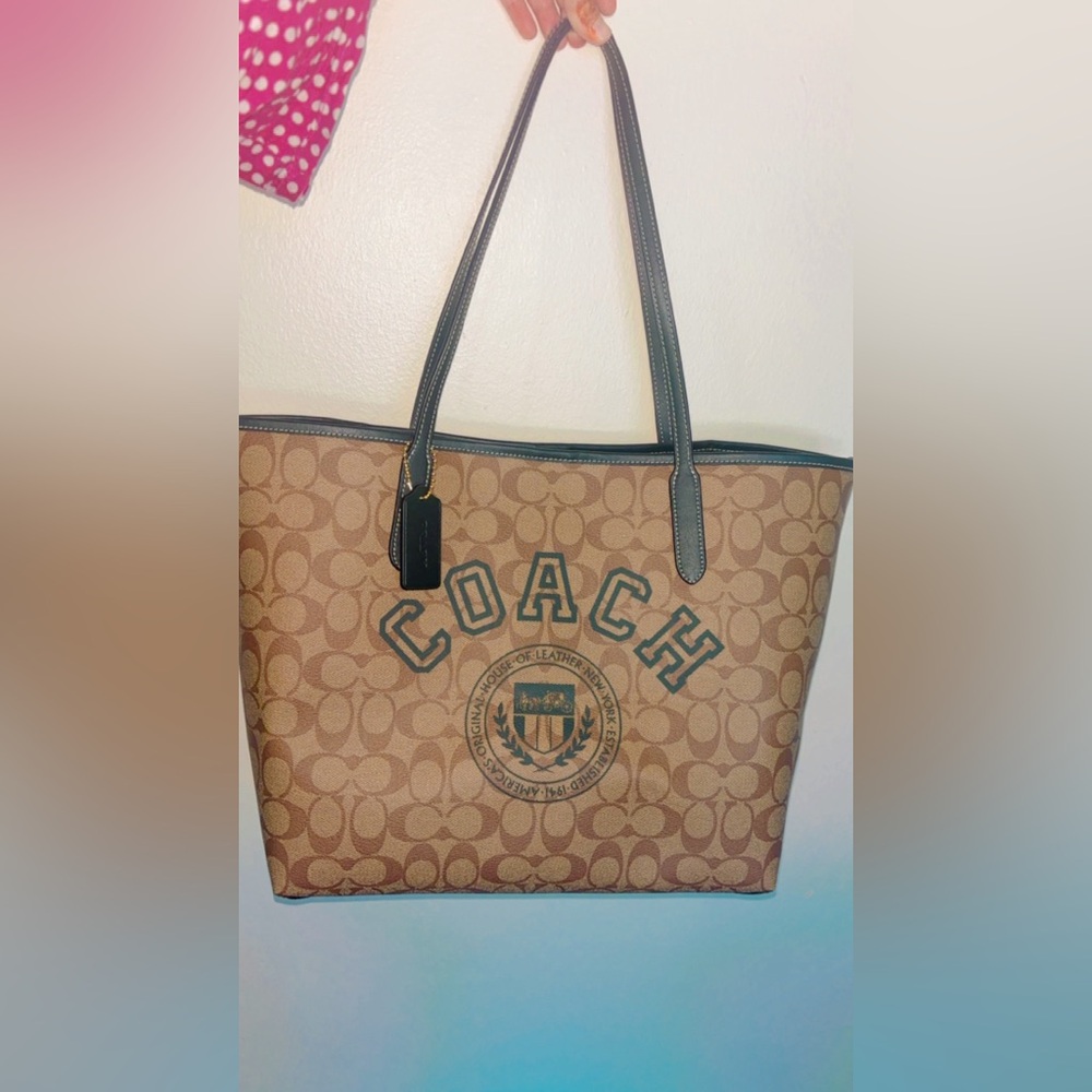 COACH HANDBAG COLOR KHAKI